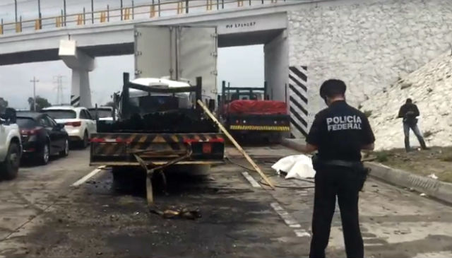 Mueren 2 hombres por choque de camiones en la Puebla-Orizaba