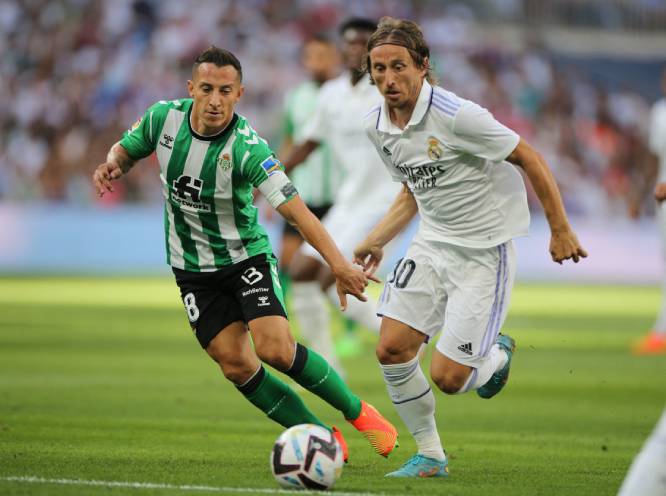 Guardado supera récord de Hugo Sánchez en España
