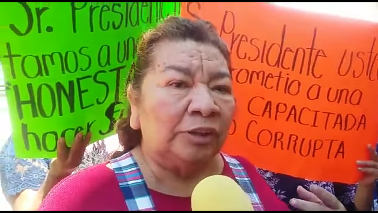 Protestan contra administrador de mercados en Tehuacán