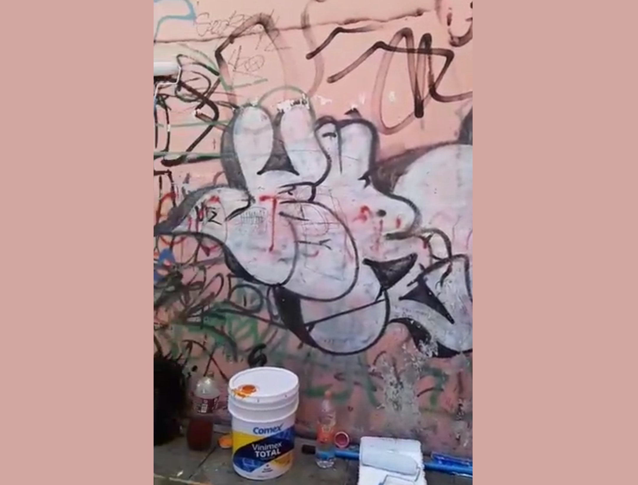Impide Ayuntamiento limpia de grafitis en bardas de Huejotzingo