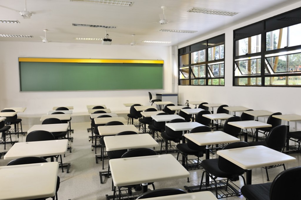 Edil de Cuautlancingo recibe a la primera generación del Bachillerato Tecnológico CBTIS 300