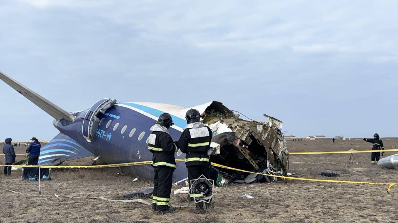 Se estrella avión de pasajeros en Kazajistán