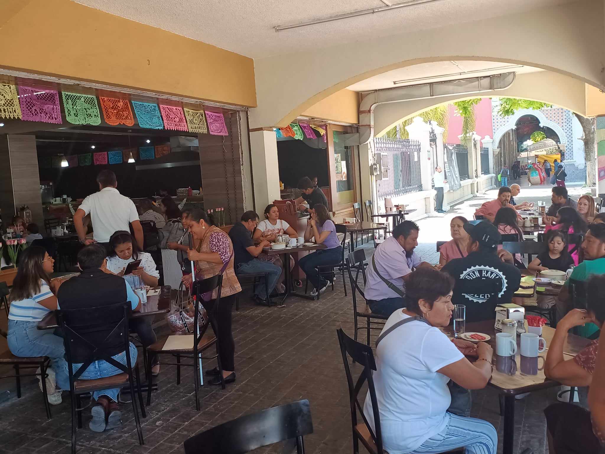 Falsos funcionarios de Profeco intentan extorsionar a restaurantes de Tehuacán