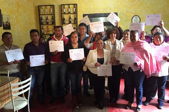 Capacita SECTUR a ambulantes de Zacatlán en higiene de alimentos