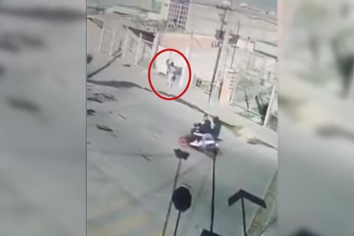 VIDEO Evitó secuestro de su hijo al enfrentar a delincuentes