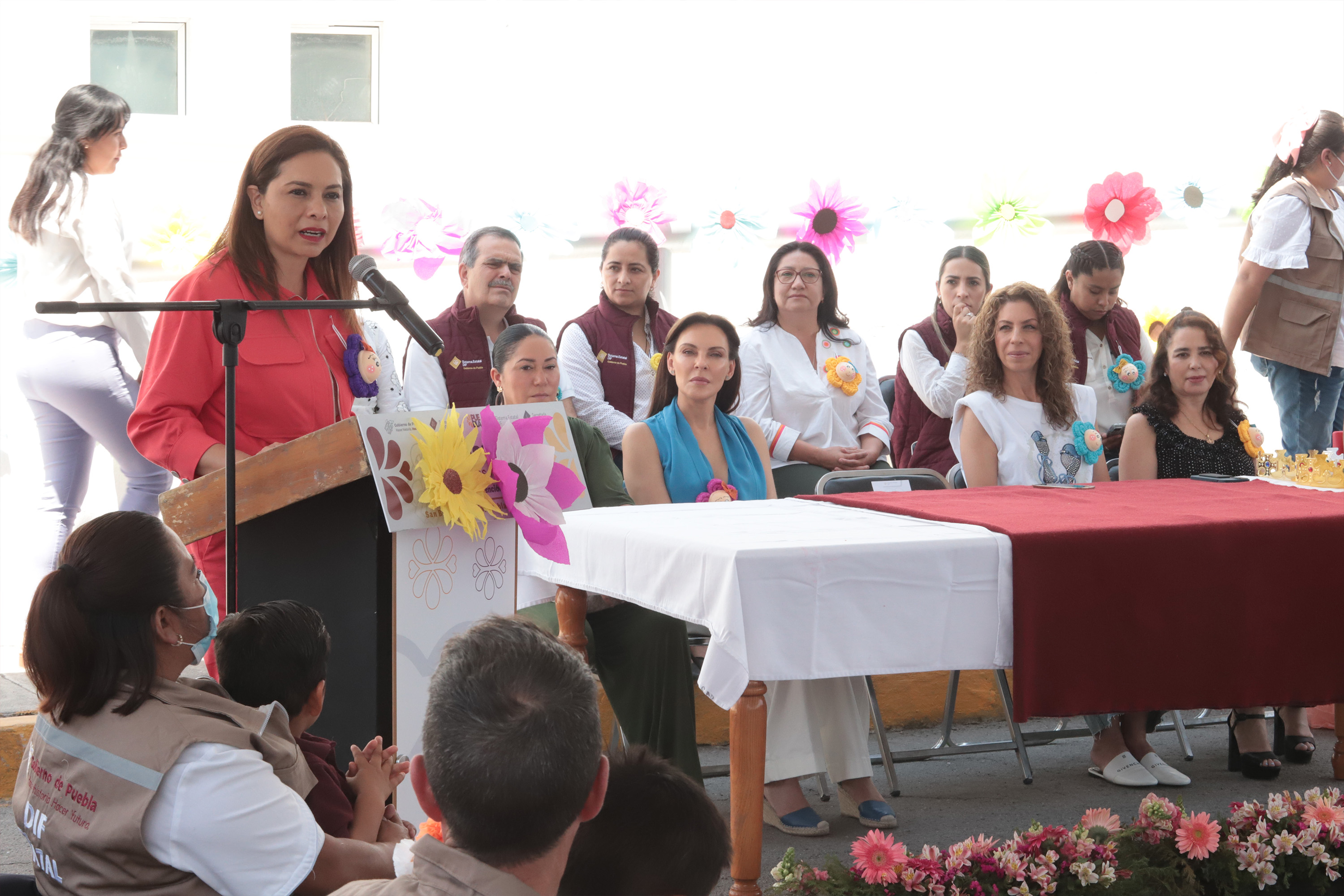 Gaby Bonilla encabezó Festival de la Primavera en las casas de asistencia del SEDIF