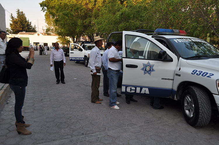 A reforzar seguridad y capacitar a policías se compromete edil de Ixcaquixtla
