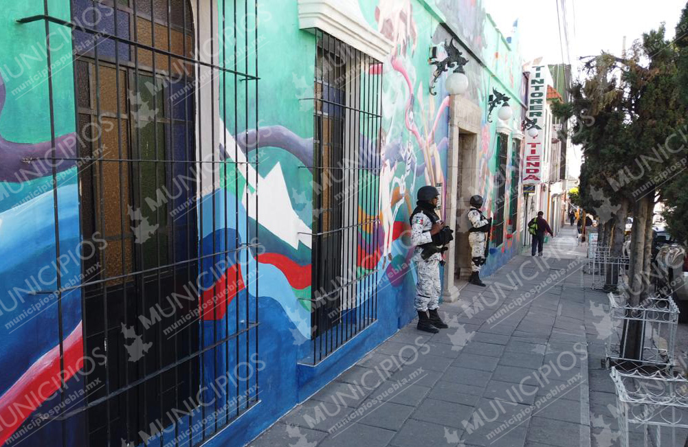 Ediles realizan reunión de seguridad a puerta cerrada en Tecamachalco