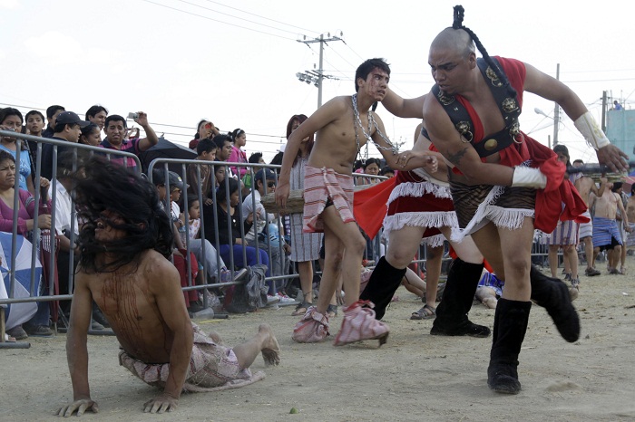 Via Crucis en vivo en Tehuacán será con cruz de 155 kilos  