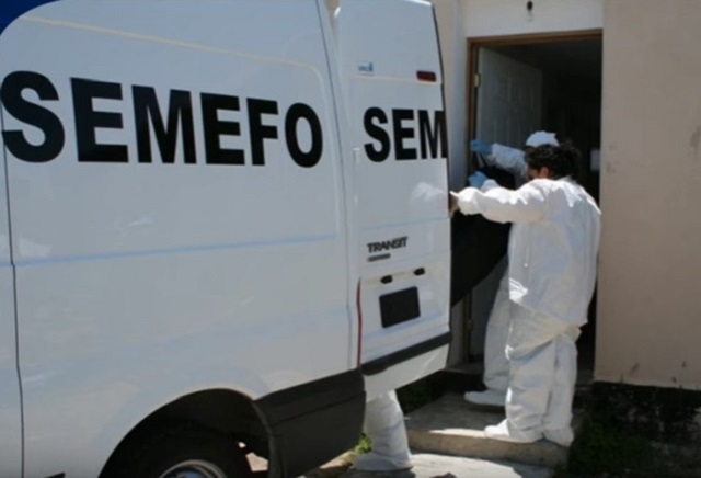 Muere prensado conductor de camioneta funeraria en Izúcar