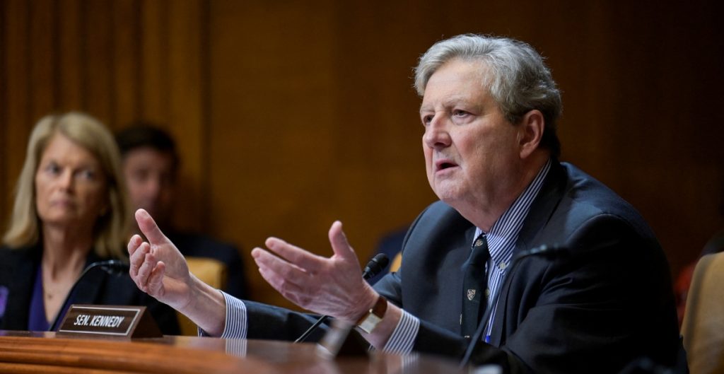 Senador John Kennedy, ignorante y racista: Ebrard 