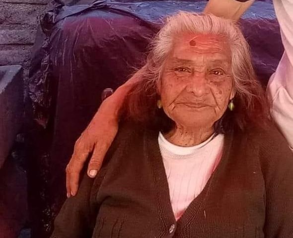 Pierden a abuelita tras aplicarle vacuna antiCovid en CU
