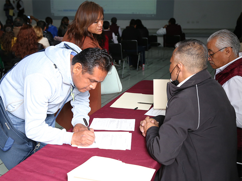 Asigna SEP Puebla más de mil plazas definitivas y temporales para docentes