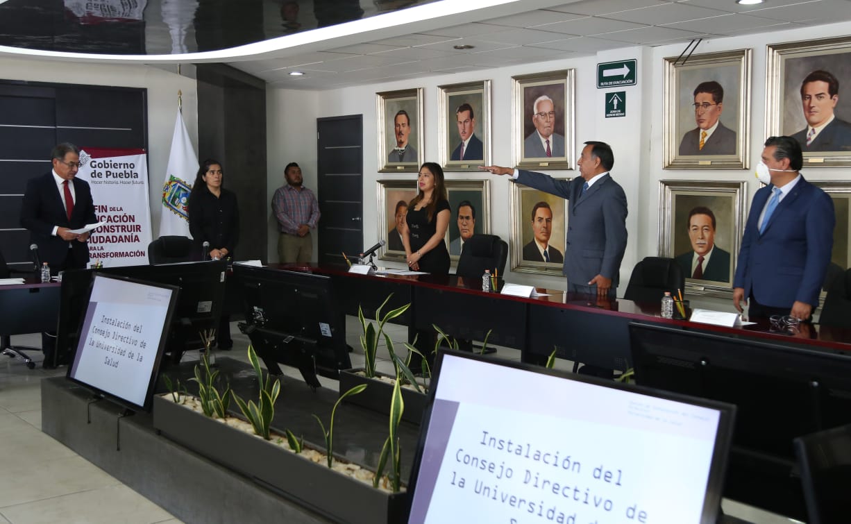 Instalan Consejo Directivo de la Universidad de la Salud de Puebla
