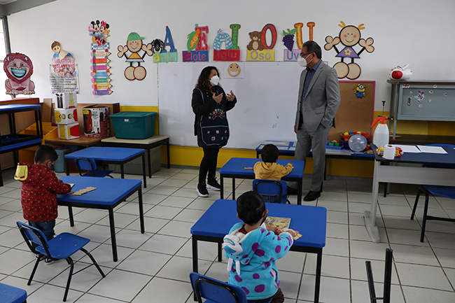 Realiza salud 14 pruebas a estudiantes