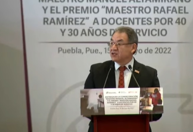 Más de 18 mil plazas aseguran maestros de Puebla en casi 3 años