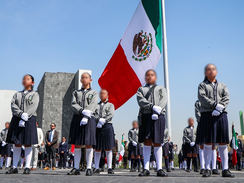 Septiembre, mes con Guardias a Símbolos Patrios en 12 mil escuelas de Puebla