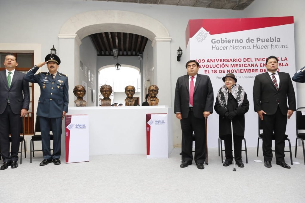 Barbosa encabeza ceremonia del aniversario del inicio de la Revolución