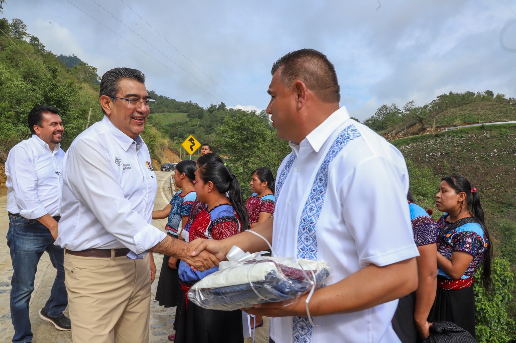 Comenzará construcción de carretera Tepango y Unidad Académica: Céspedes
