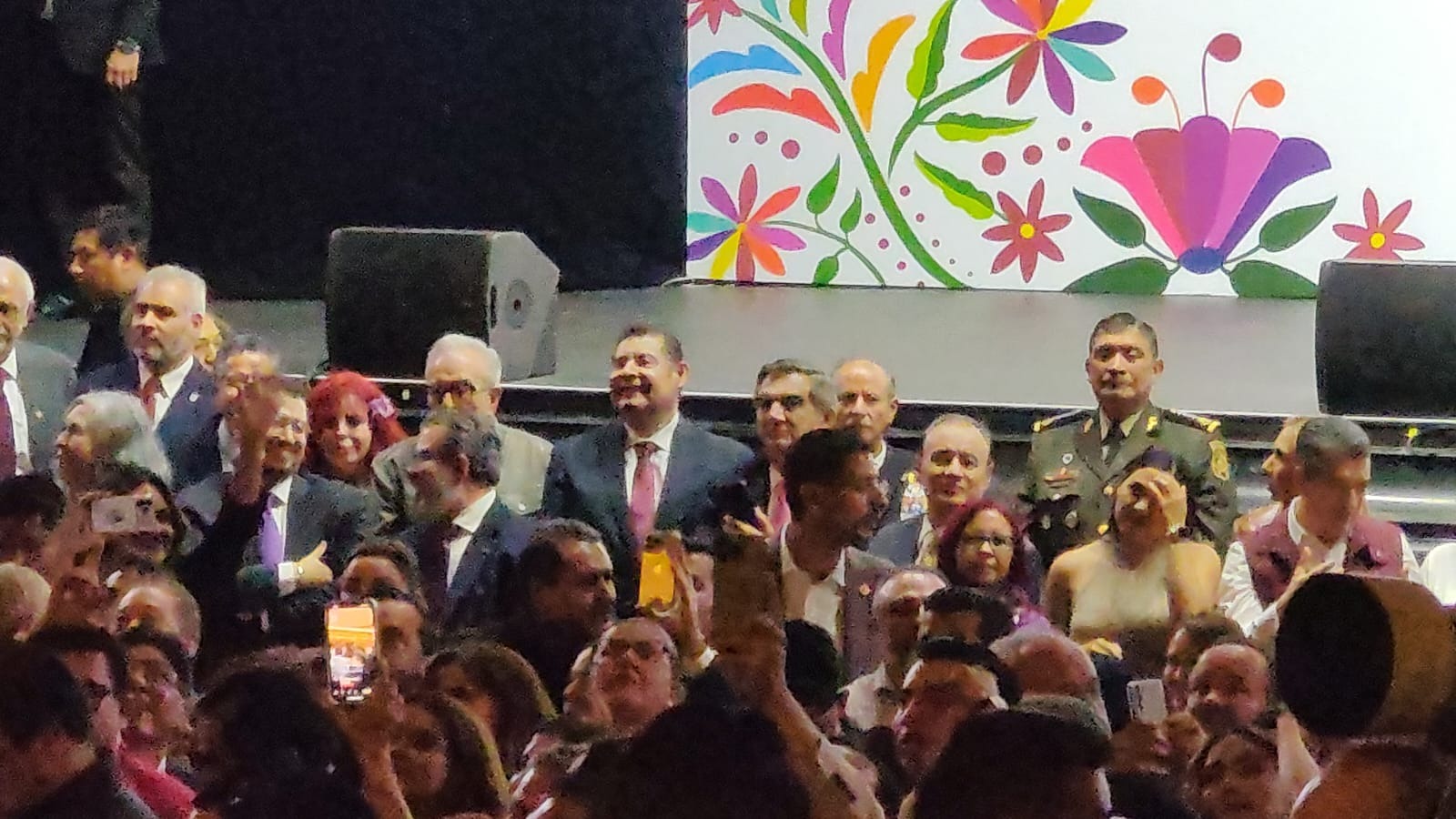 Armenta acompaña a Sheinbaum a recibir su constancia de presidenta electa