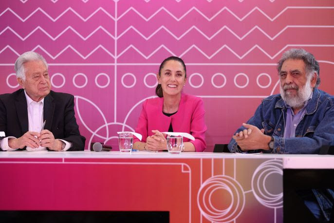 Sheinbaum comparte foro con Bartlett Díaz