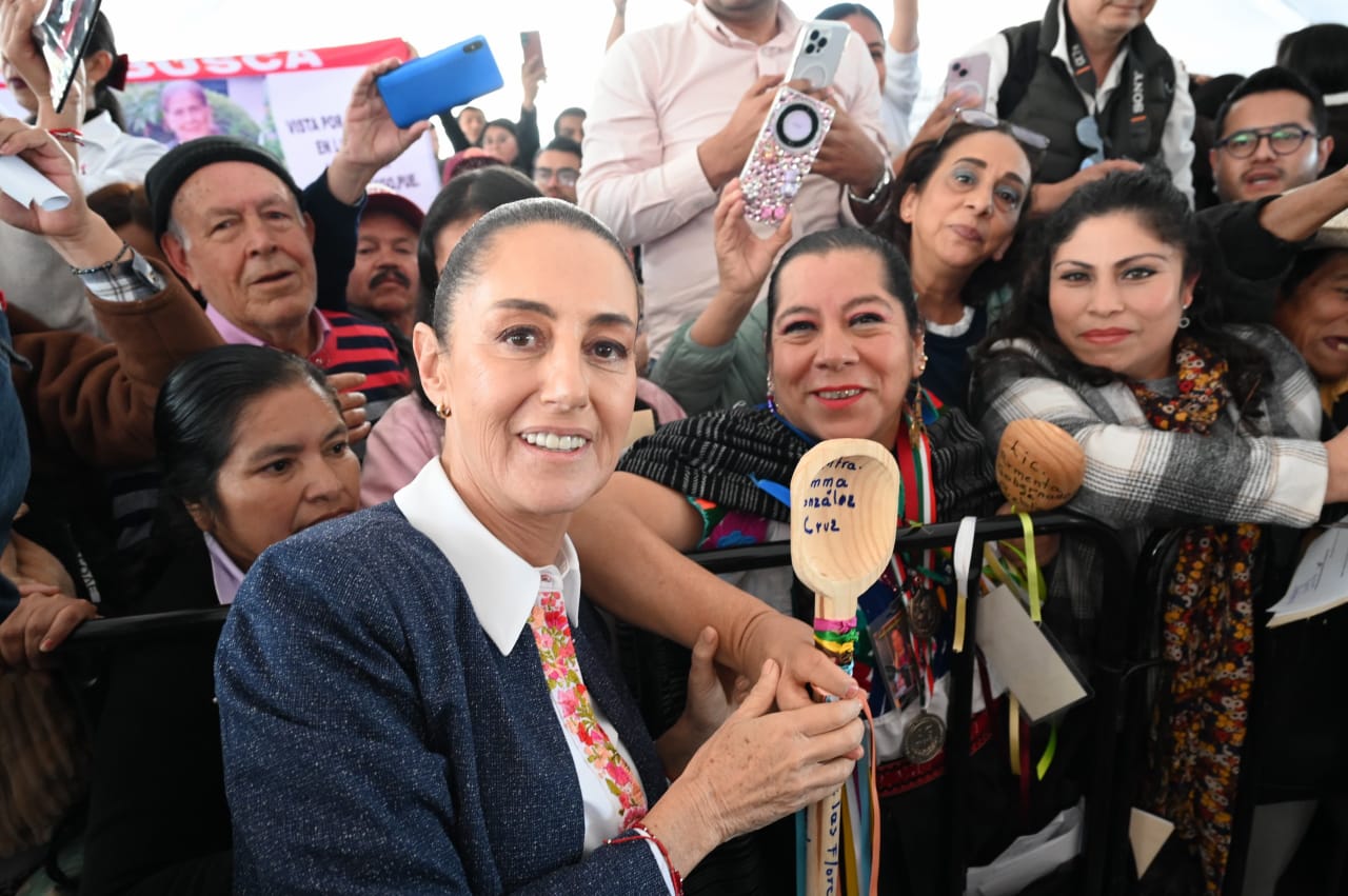 Sheinbaum entrega 46 mil tarjetas de Pensión Mujeres Bienestar en Puebla