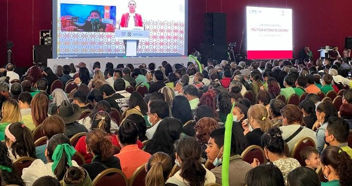 Ahora, Sheinbaum hace campaña a distancia