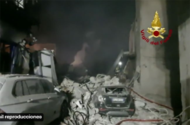 Edificio se derrumba y mata a tres personas en Sicilia
