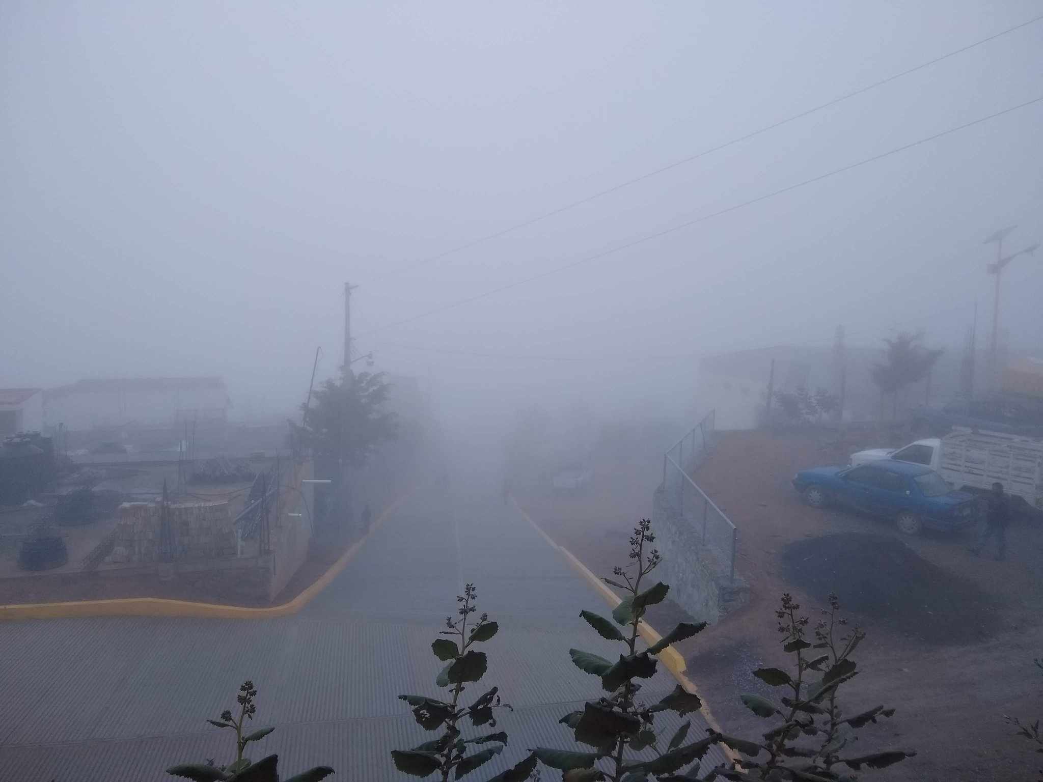 Monitorean municipios de la Sierra Negra por descenso de temperatura y llovizna