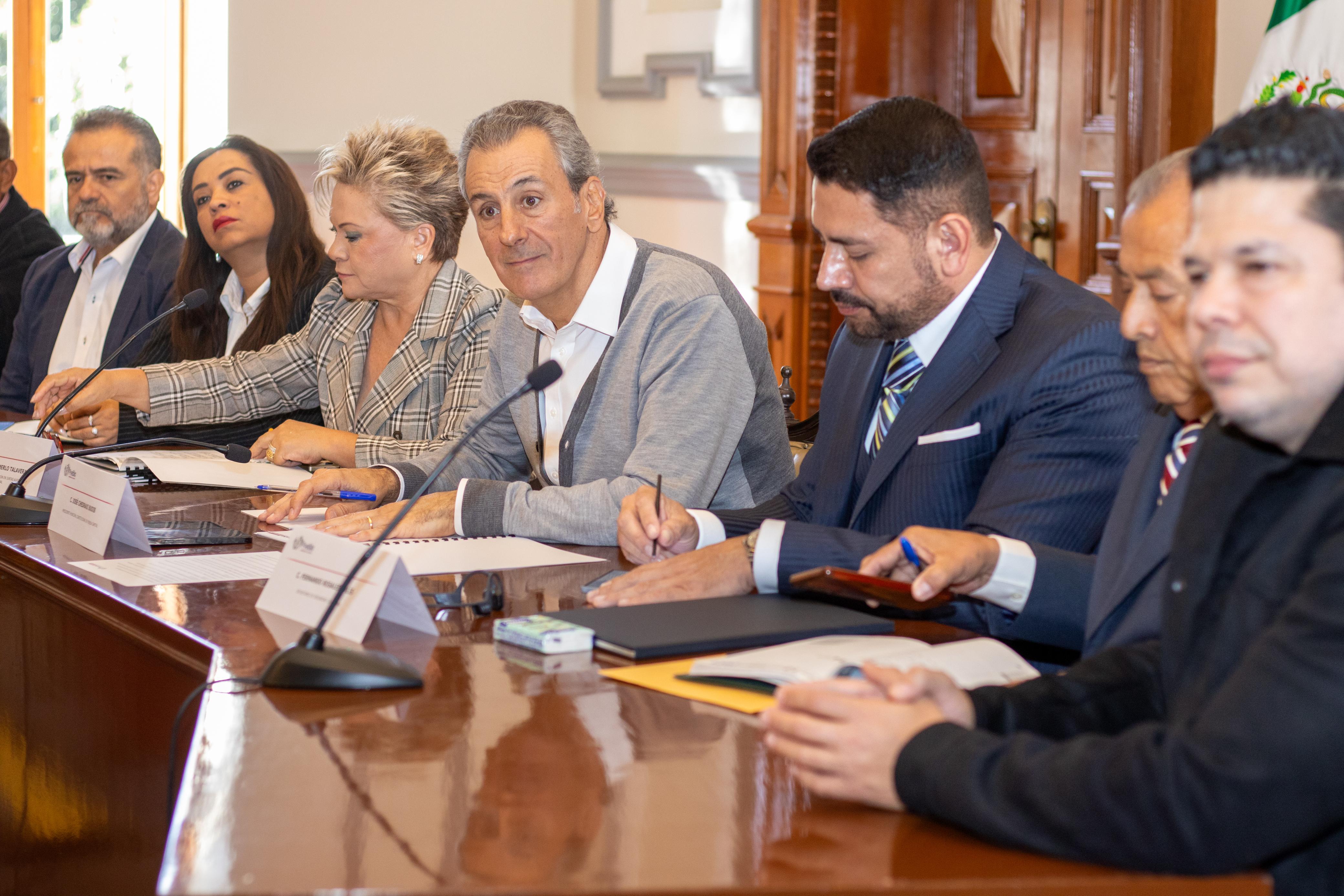 Se reúnen Pepe Chedraui y presidentes de juntas auxiliares de la capital