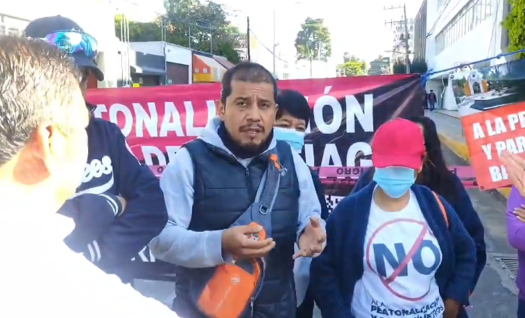 Vecinos del Barrio de Santiago protestan contra peatonización de la zona