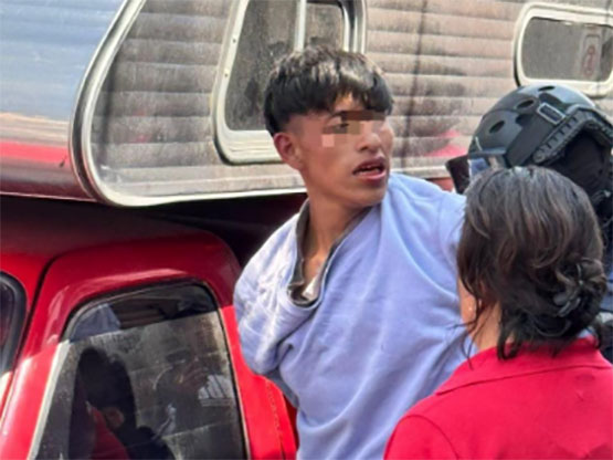 Comerciantes aseguran a presunto ladrón en Texmelucan