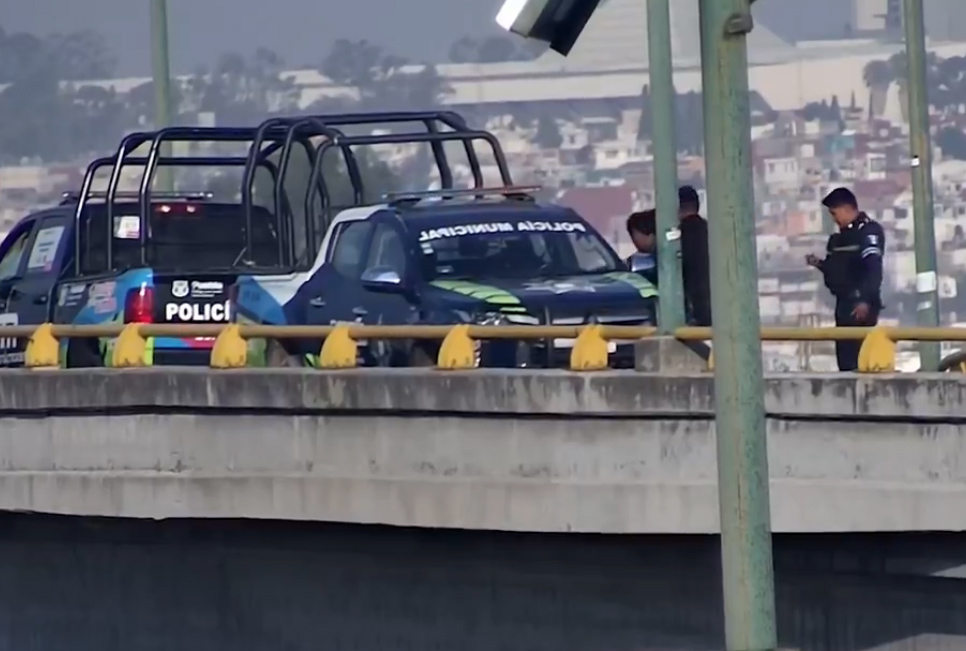 VIDEO Guatemalteco intenta suicidarse en puente de la colonia Bosques de San Sebastián