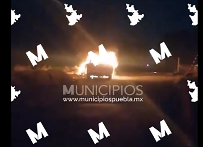VIDEO Le prenden fuego a auto del narcomenudista El Perro Chencho en Tepatlaxco