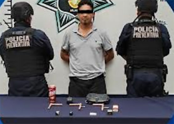 Cae sujeto con armas hechizas, droga y cartuchos en Atlixco