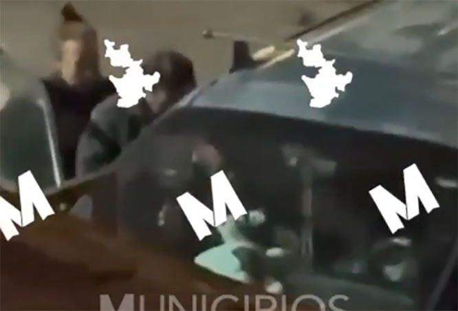 VIDEO Captan violento asalto a una familia en la colonia Las Hadas