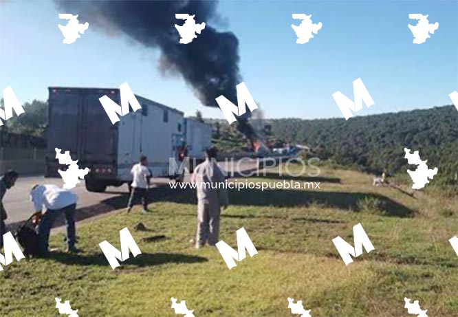 Se incendia pipa en el Arco Norte y provoca cierre de la vialidad