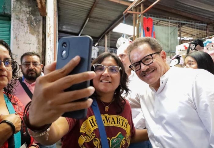 Locatarios de La Acocota manifiestan su simpatía y apoyo a Nacho Mier