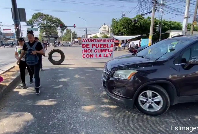 Ejidatarios de San Baltazar mantienen bloqueo por segundo día el bulevar Valsequillo