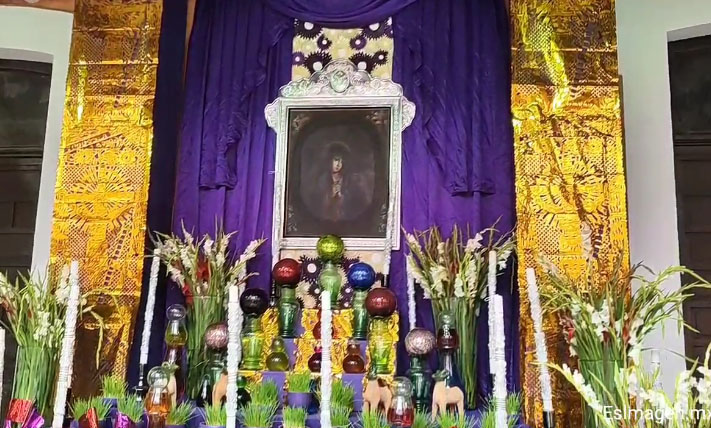 Gobierno de Puebla expone Altares de Dolores en Centro Histórico