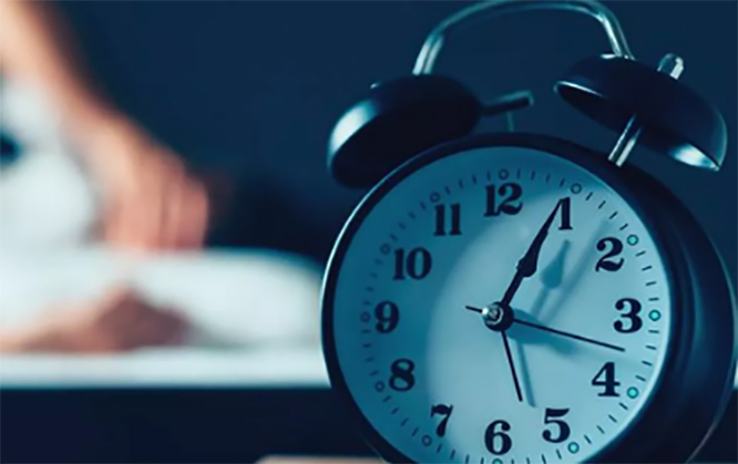 Dormir pocas horas por un largo periodo puede provocar graves daños a la salud: INER