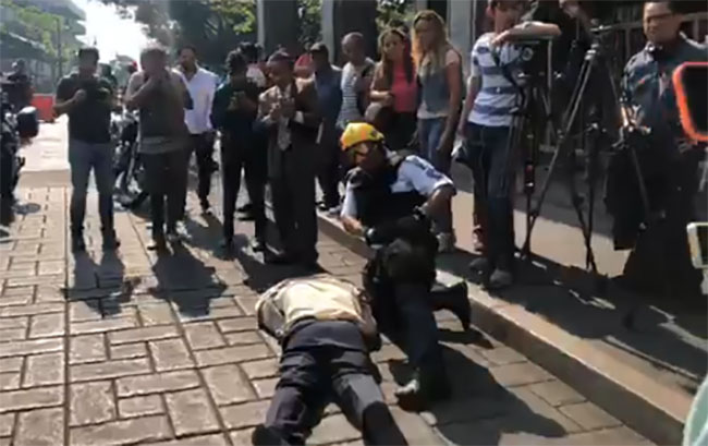 VIDEO Balean a manifestantes en centro de Cuernavaca