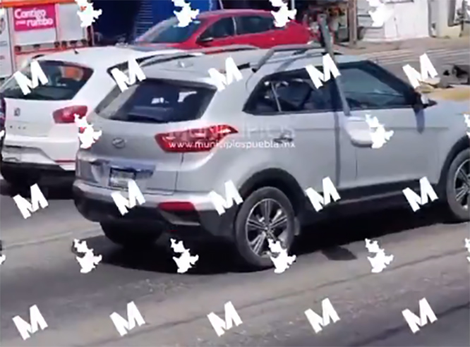 VIDEO Conductor ebrio choca y genera movilización policiaca en calzada Zavaleta