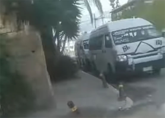 Operadores de la ruta 61A inician paro de labores