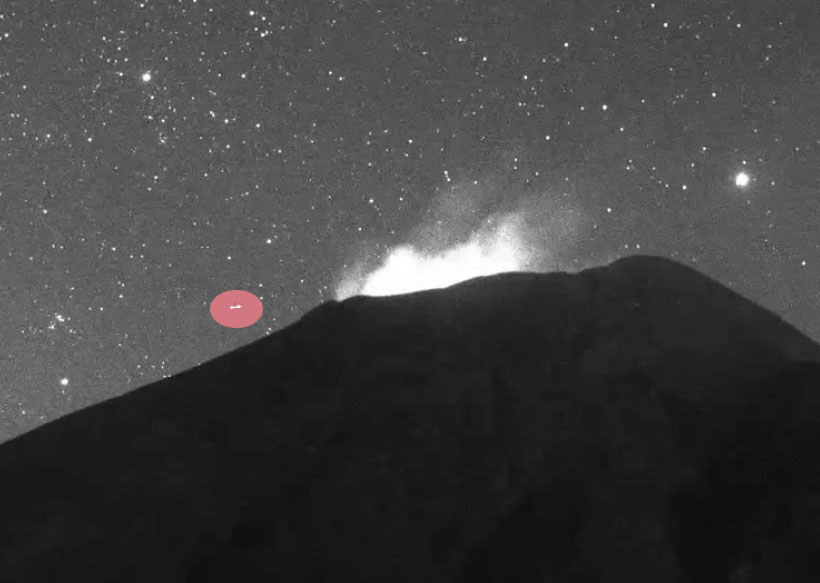 VIDEO Captan ovni cilíndrico a gran velocidad sobre el cráter del Popocatépetl