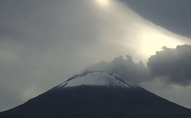 Popocatépetl registra 12 exhalaciones y un sismo volcanotectónico