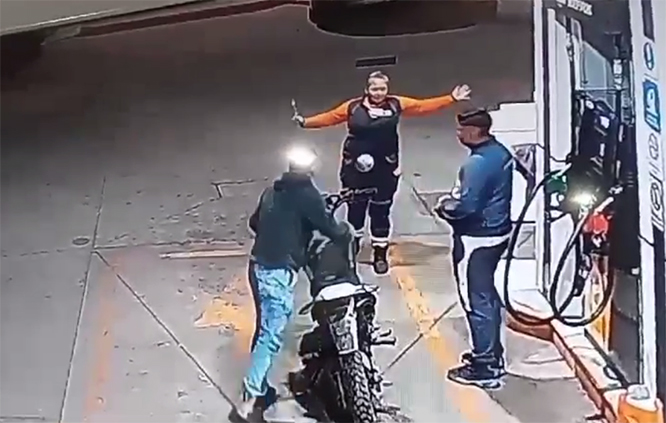 VIDEO Impactante, en segundos sujetos armados roban gasolinera en Texmelucan
