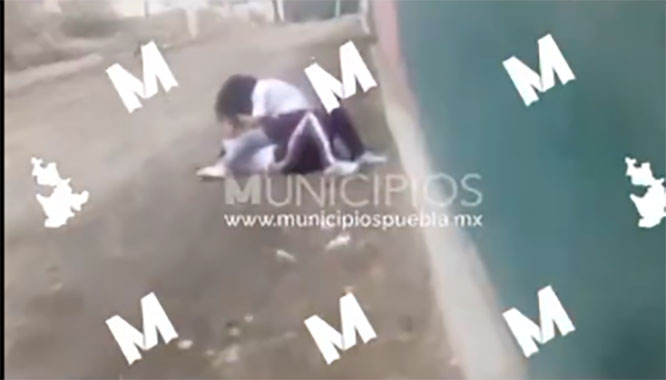 VIDEO Graban pelea entre alumnas de la Técnica 49 de Ixtacuixtla