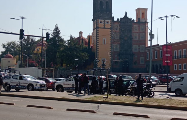 Detienen a sujeto acusado de ladrón en el RUTA frente a la Iglesia de San Aparicio