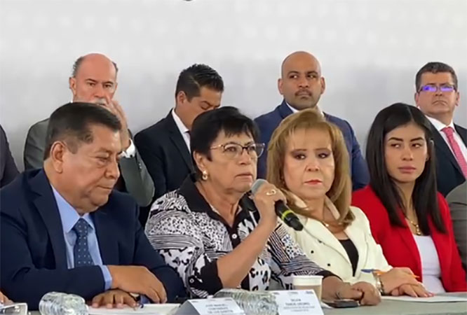SMT anuncia estudio sobre regulación de taxis pirata en Puebla